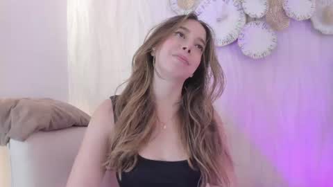 Snapshot of meredit_lane chatting on 06-16-26, 05:26 online show from 06-16-26, 05:26