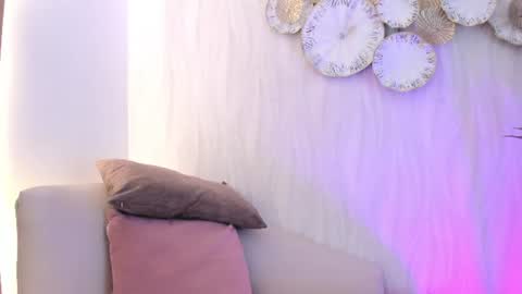 Snapshot of meredit_lane chatting on 07-14-26, 06:35 online show from 07-14-26, 06:35
