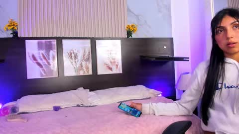 Snapshot of meredith_spencer chatting on 02-20-26, 06:26 meredith_spencer online show from 02-20-26, 06:26