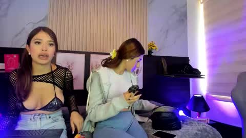 Snapshot of meredith_spencer chatting on 02-25-26, 05:00 meredith_spencer online show from 02-25-26, 05:00