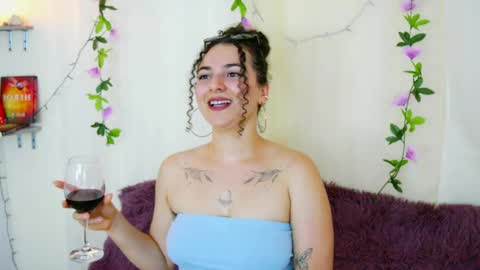 Merida Bell online show from 03-01-25, 07:19