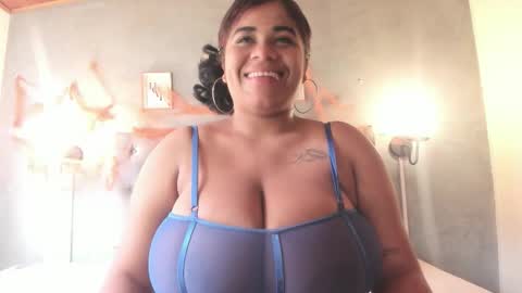 Snapshot of meridalane chatting on 10-18-25, 01:45 meridalane online show from 10-18-25, 01:45