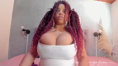 Snapshot of meridalane chatting on 12-17-25, 02:23 meridalane online show from 12-17-25, 02:23