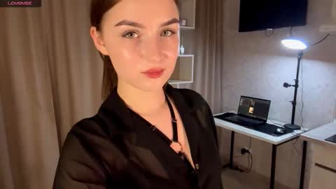 Snapshot of meridethvilca chatting on 11-19-25, 08:09 Rina online show from 11-19-25, 08:09