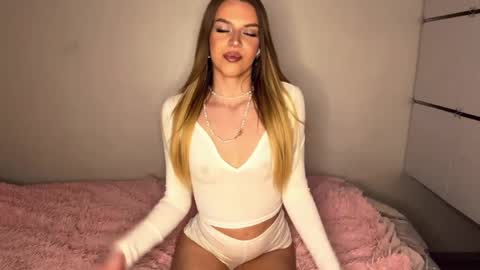 Snapshot of meridethvilca chatting on 04-05-26, 05:43 Rina online show from 04-05-26, 05:43