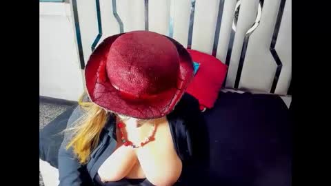 Snapshot of meriland_hh chatting on 05-12-26, 05:04 Meriland online show from 05-12-26, 05:04
