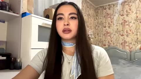 Enni online show from 11-10-25, 04:39