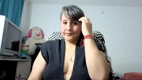 Snapshot of merlyna_goldens chatting on 08-06-26, 01:40 My next birthday is December 11th. online show from 08-06-26, 01:40