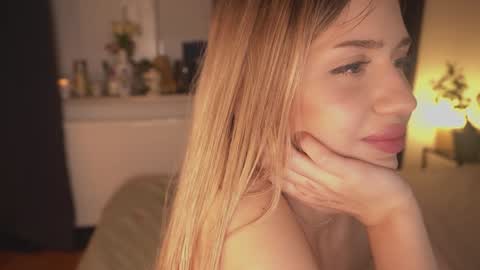 Snapshot of mermaids_ chatting on 12-31-24, 12:32 Lara OFFLINE online show from 12-31-24, 12:32