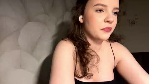 Snapshot of merrileebussey chatting on 10-21-25, 03:35 merrileebussey online show from 10-21-25, 03:35