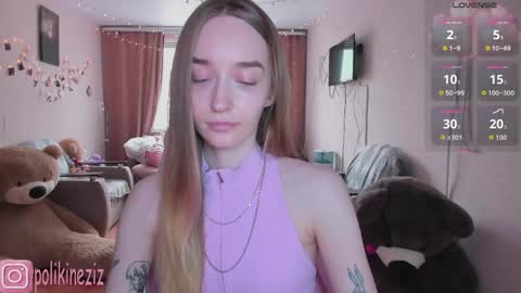 Snapshot of merryl_clark chatting on 04-25-26, 01:41 Sara online show from 04-25-26, 01:41