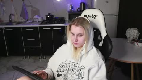 Snapshot of mertyxxx chatting on 05-06-26, 10:04 Merty online show from 05-06-26, 10:04