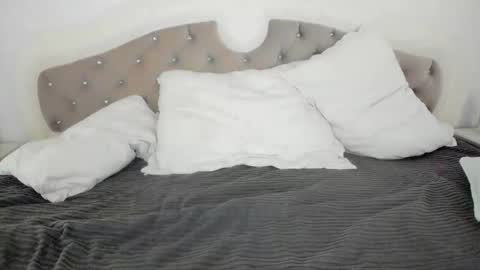 Snapshot of meryamvip1 chatting on 05-25-26, 12:11 Mary online show from 05-25-26, 12:11