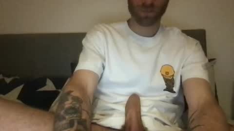 Snapshot of messageme11 chatting on 09-25-25, 09:51 messageme11 online show from 09-25-25, 09:51