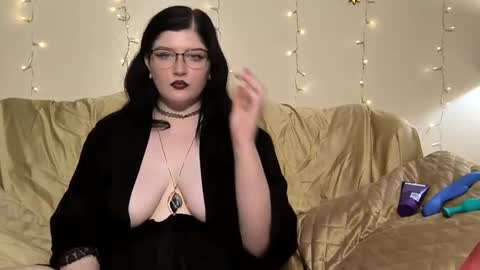 Snapshot of meta1goddess chatting on 10-21-25, 01:45 Lia online show from 10-21-25, 01:45