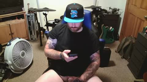 Snapshot of metalhead18787 chatting on 07-18-26, 11:47 metalhead18787 online show from 07-18-26, 11:47