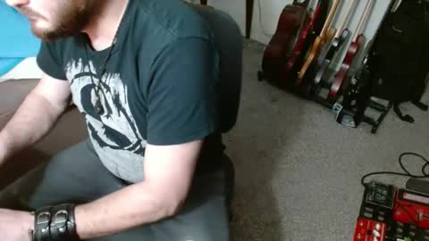 metalsharkk online show from 03-01-25, 04:04