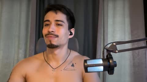 Snapshot of mettew22cm chatting on 11-25-25, 08:36 mettew22cm online show from 11-25-25, 08:36