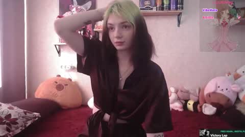 Snapshot of mevis_li chatting on 09-20-25, 03:07 Mavis online show from 09-20-25, 03:07