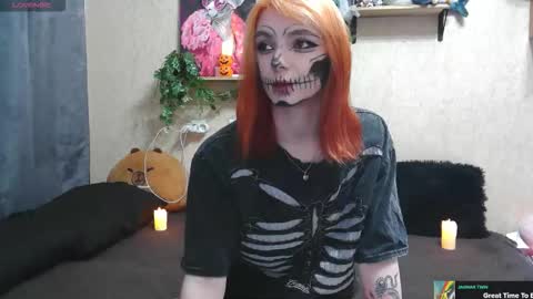 Snapshot of mevis_li chatting on 10-31-25, 10:16 Mavis online show from 10-31-25, 10:16