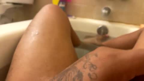 Snapshot of mexbando chatting on 01-13-25, 04:19 CUMSHOW online show from 01-13-25, 04:19