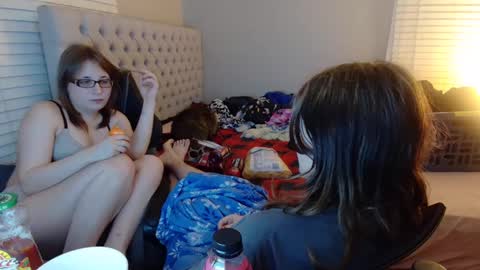 Snapshot of meyou4962 chatting on 02-28-25, 12:31 peanut online show from 02-28-25, 12:31