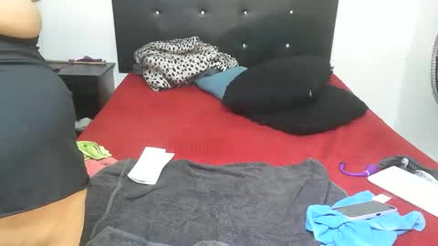 mhia1972 online show from 02-10-26, 05:06