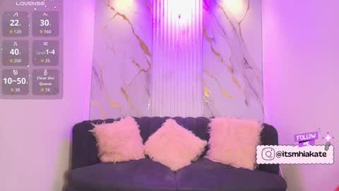 Mhia Kate online show from 11-26-25, 12:06