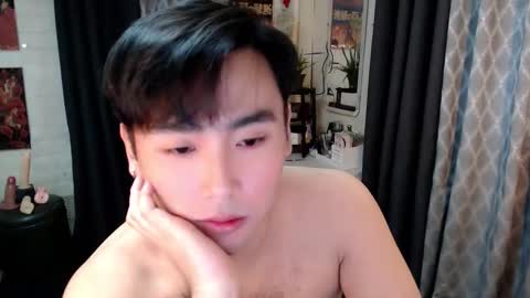 Snapshot of mhikael chatting on 09-25-25, 10:13 Mhikael online show from 09-25-25, 10:13