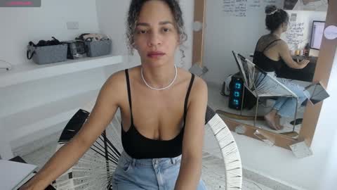Snapshot of mhulattahot_ chatting on 01-27-25, 12:22 Mulata Spencer online show from 01-27-25, 12:22