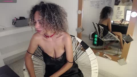 Snapshot of mhulattahot_ chatting on 01-31-25, 03:33 Mulata Spencer online show from 01-31-25, 03:33