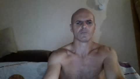 Snapshot of mi_83 chatting on 08-01-26, 08:41 mi_83 online show from 08-01-26, 08:41