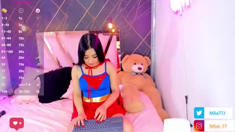 Snapshot of mia77_ chatting on 10-31-25, 08:32 Mia online show from 10-31-25, 08:32