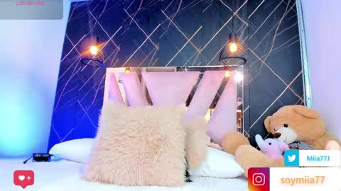 Mia online show from 03-20-26, 02:49