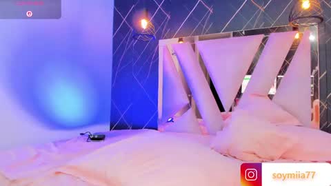 Snapshot of mia77_ chatting on 06-10-26, 01:06 Mia online show from 06-10-26, 01:06