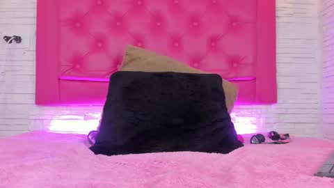 Mia Blonde online show from 01-15-25, 01:02