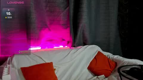 Snapshot of mia__caprice chatting on 02-06-25, 08:39 Mia GMT7 Mon Tue Wen Thur 1000am-0300pm Sat 0300am-0900am online show from 02-06-25, 08:39