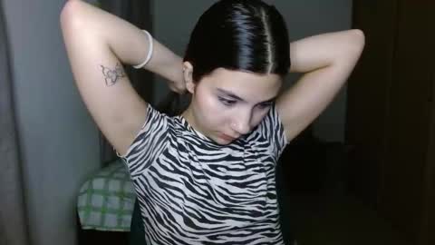 Mia online show from 10-23-25, 01:05