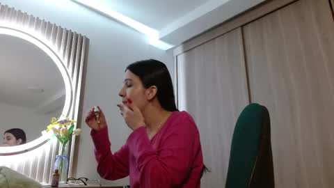 Mia online show from 12-02-25, 04:18