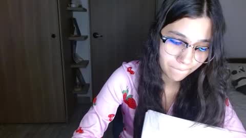 Mia online show from 03-26-26, 01:44