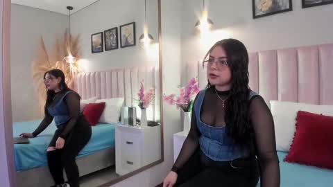 Snapshot of mia__monroe_ chatting on 11-08-25, 12:16 Mia online show from 11-08-25, 12:16