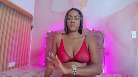 Mia online show from 11-06-25, 11:11