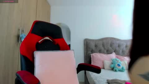 mia_adamsxxx online show from 05-26-26, 08:27