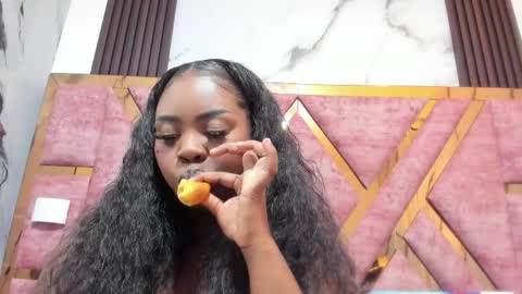 Mia online show from 04-06-26, 11:55