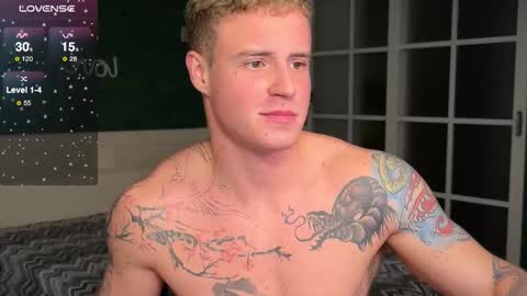 Snapshot of mia_andre chatting on 11-12-25, 08:26 Andre and Mia online show from 11-12-25, 08:26