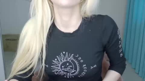 Snapshot of mia_angel chatting on 05-12-26, 05:10 mia_angel online show from 05-12-26, 05:10