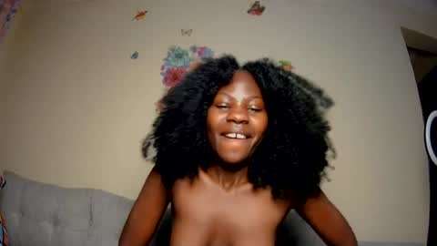 Snapshot of mia_bellie2 chatting on 07-09-26, 10:14 mia_bellie2 online show from 07-09-26, 10:14