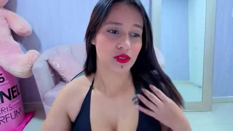 Snapshot of mia_belve_a chatting on 02-19-26, 12:45 Mia online show from 02-19-26, 12:45