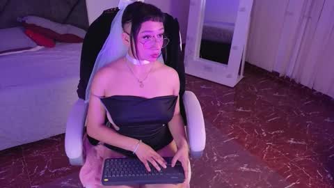 Snapshot of mia_bloom2 chatting on 02-20-26, 04:42 mia online show from 02-20-26, 04:42