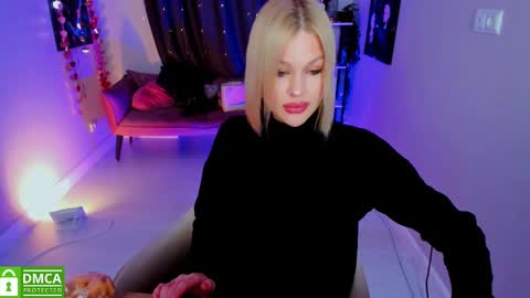 Mia online show from 02-07-25, 09:16